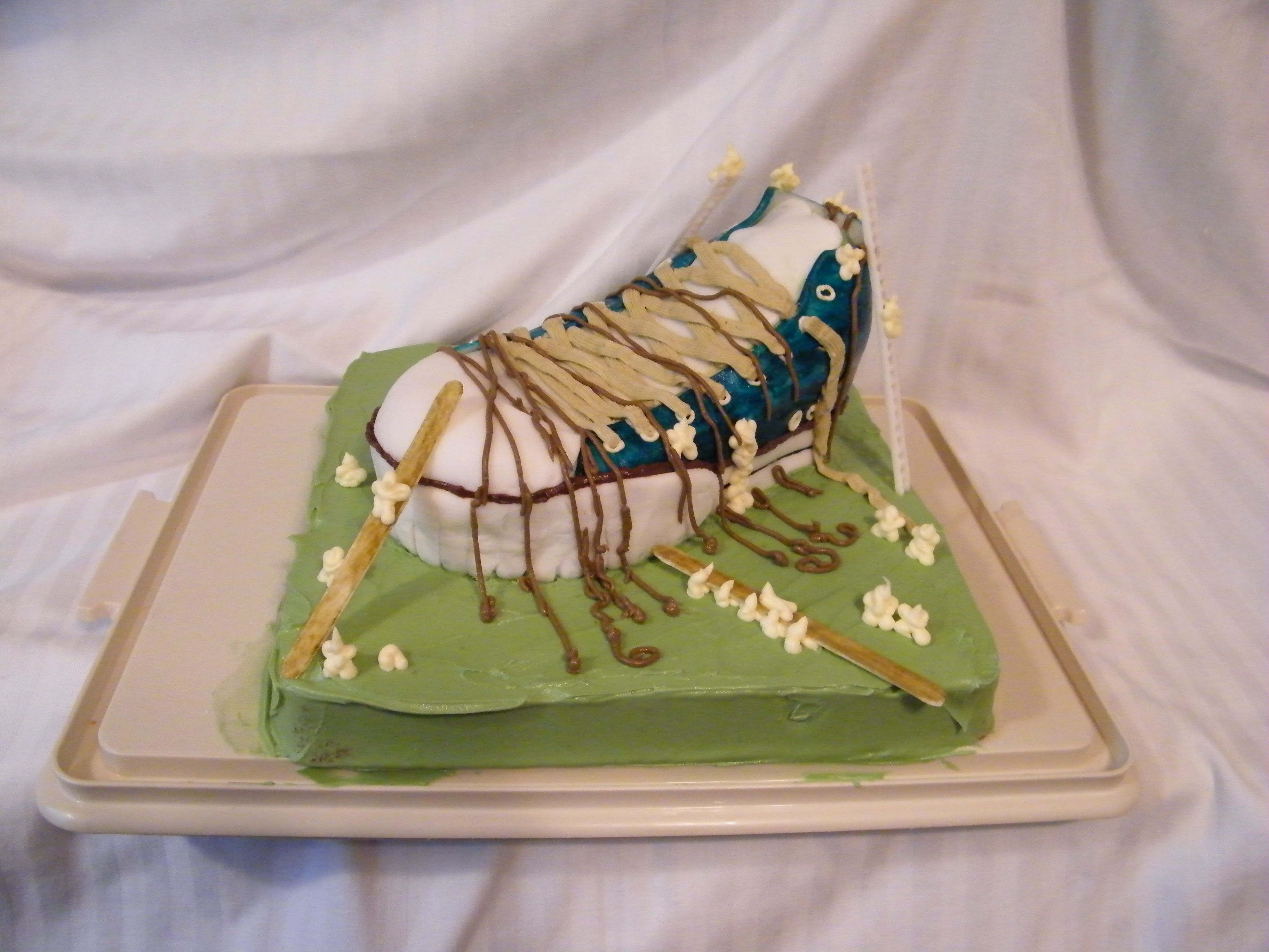 A Voyage To Lilliput cake