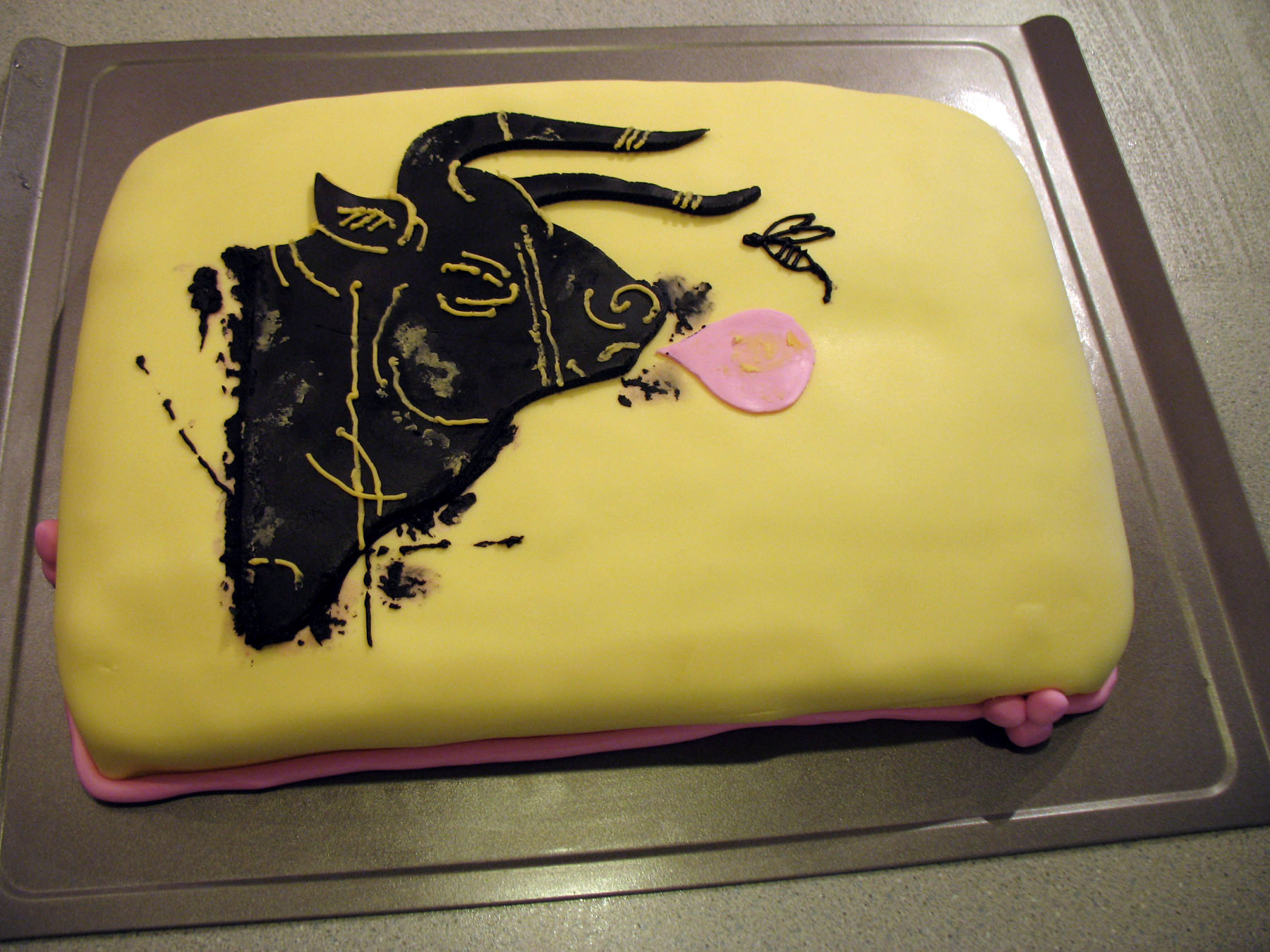The Bull and the Bee cake