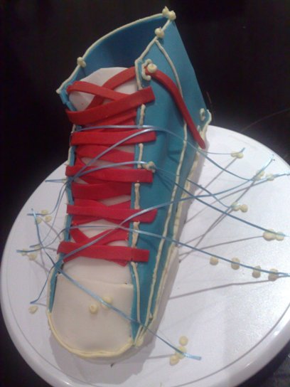 A Voyage To Lilliput cake