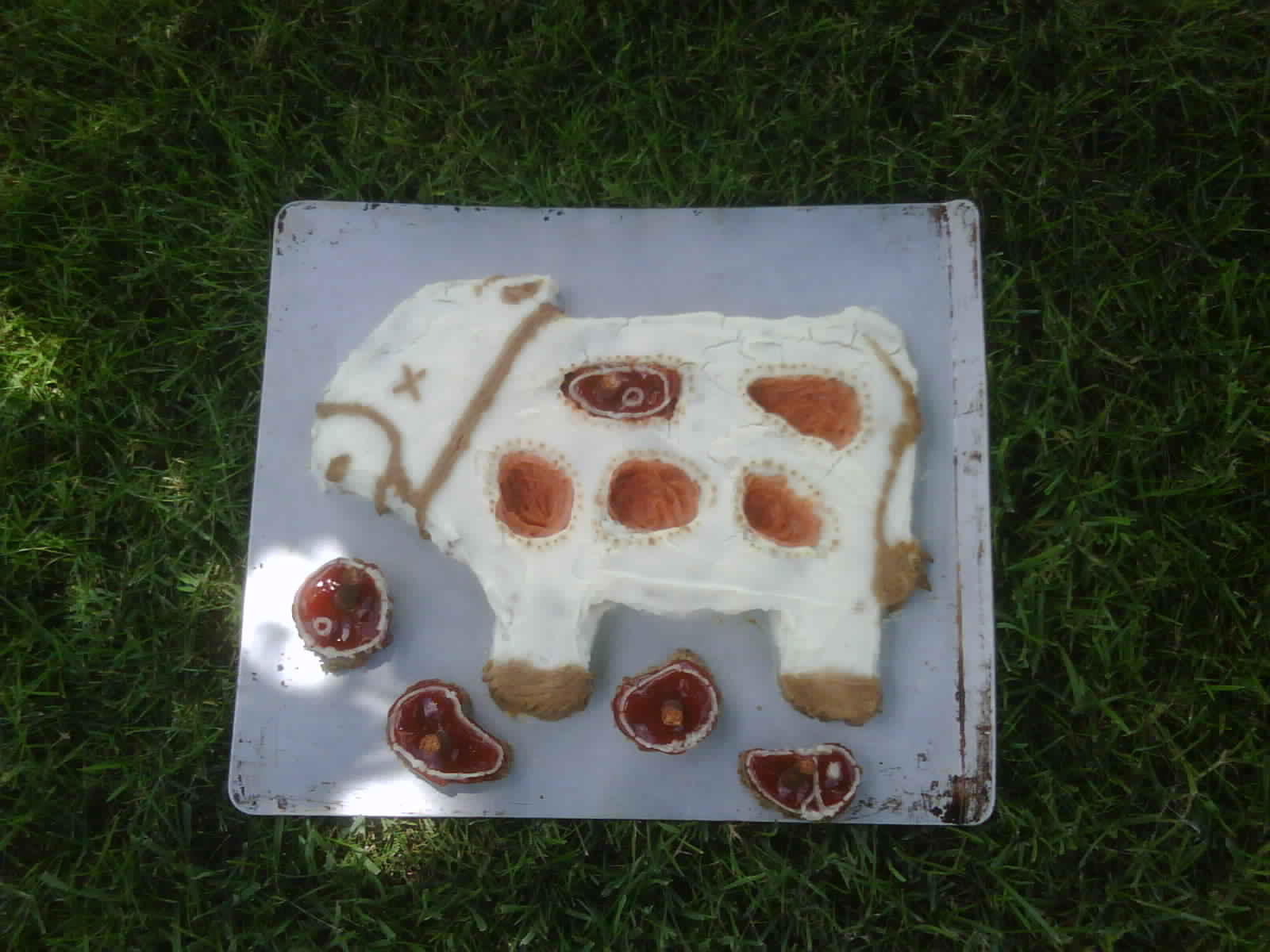 Cow Puzzle cake