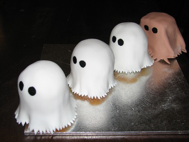 The Ugly Duckling cake