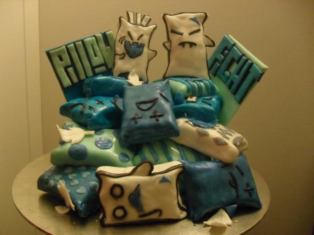 Pillow Fight cake
