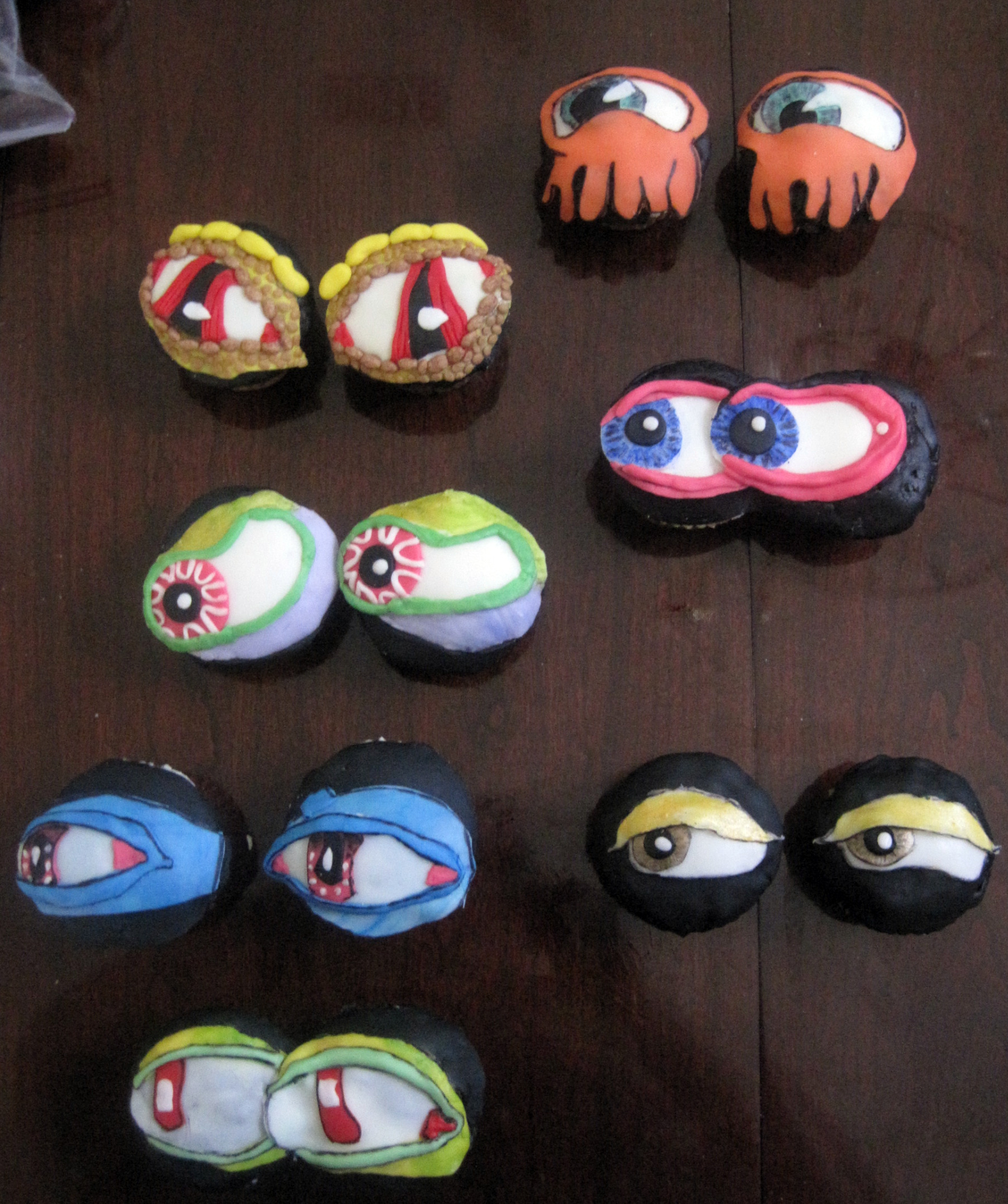 Eyes in the Dark cake by Lia Masters