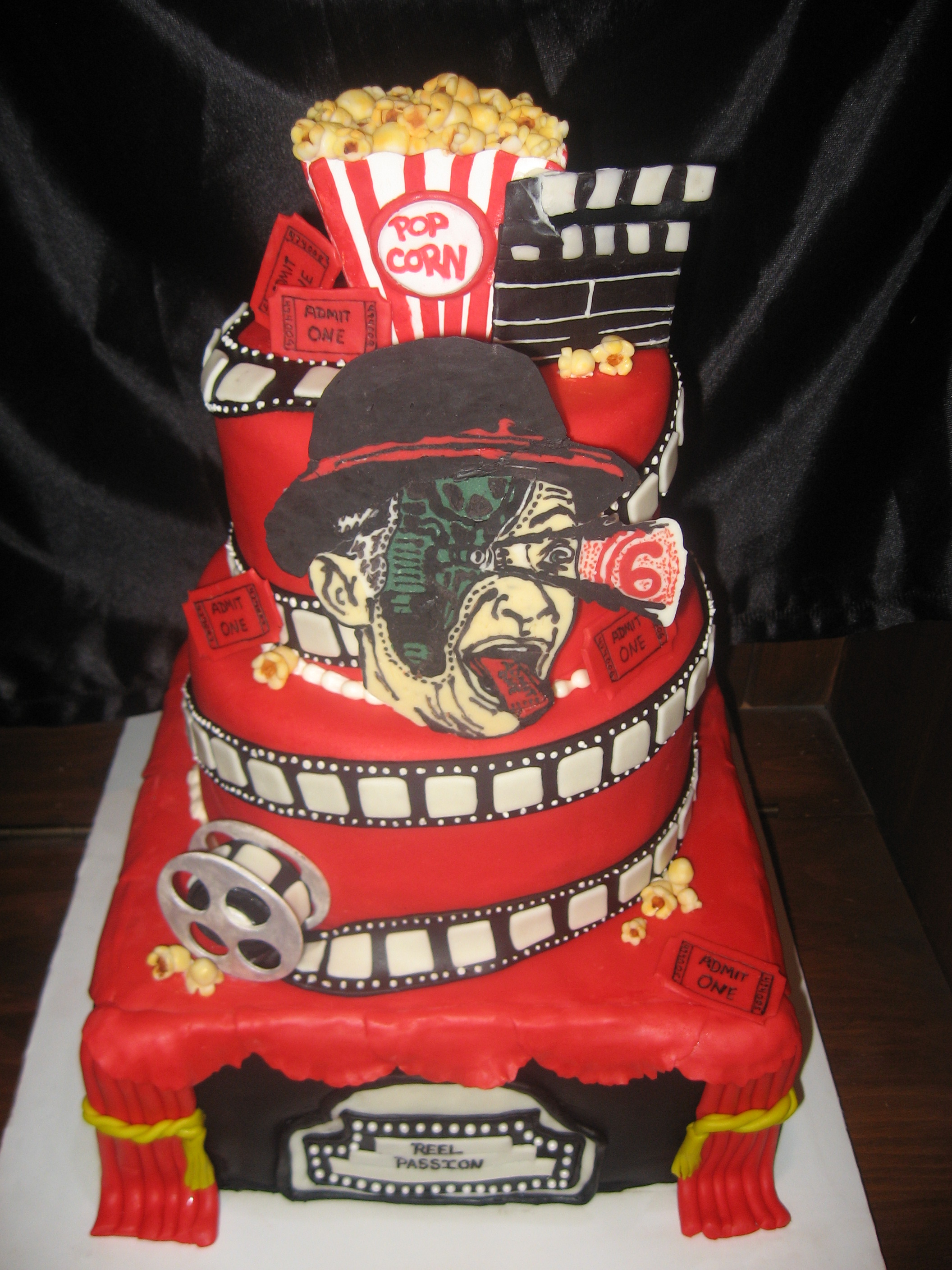 Reel Passion cake
