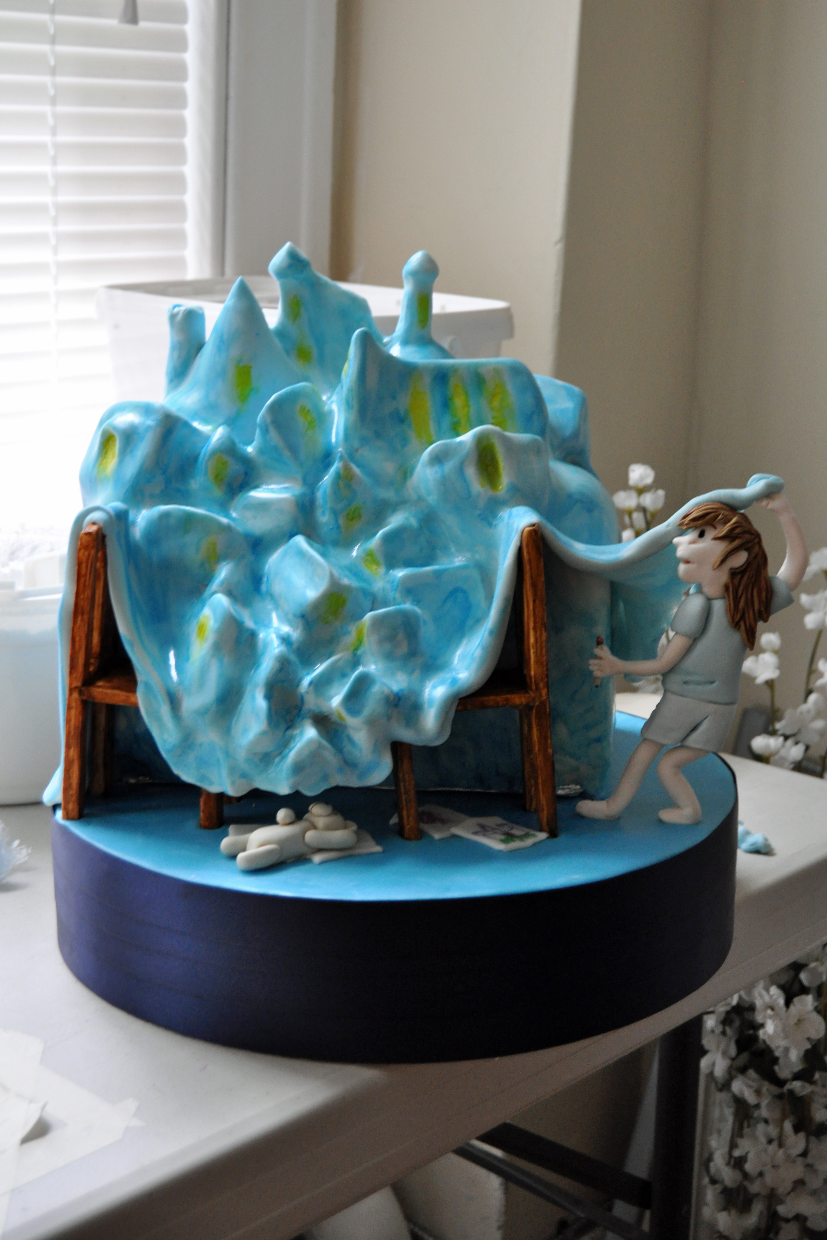 The Perfect Chair Fort cake