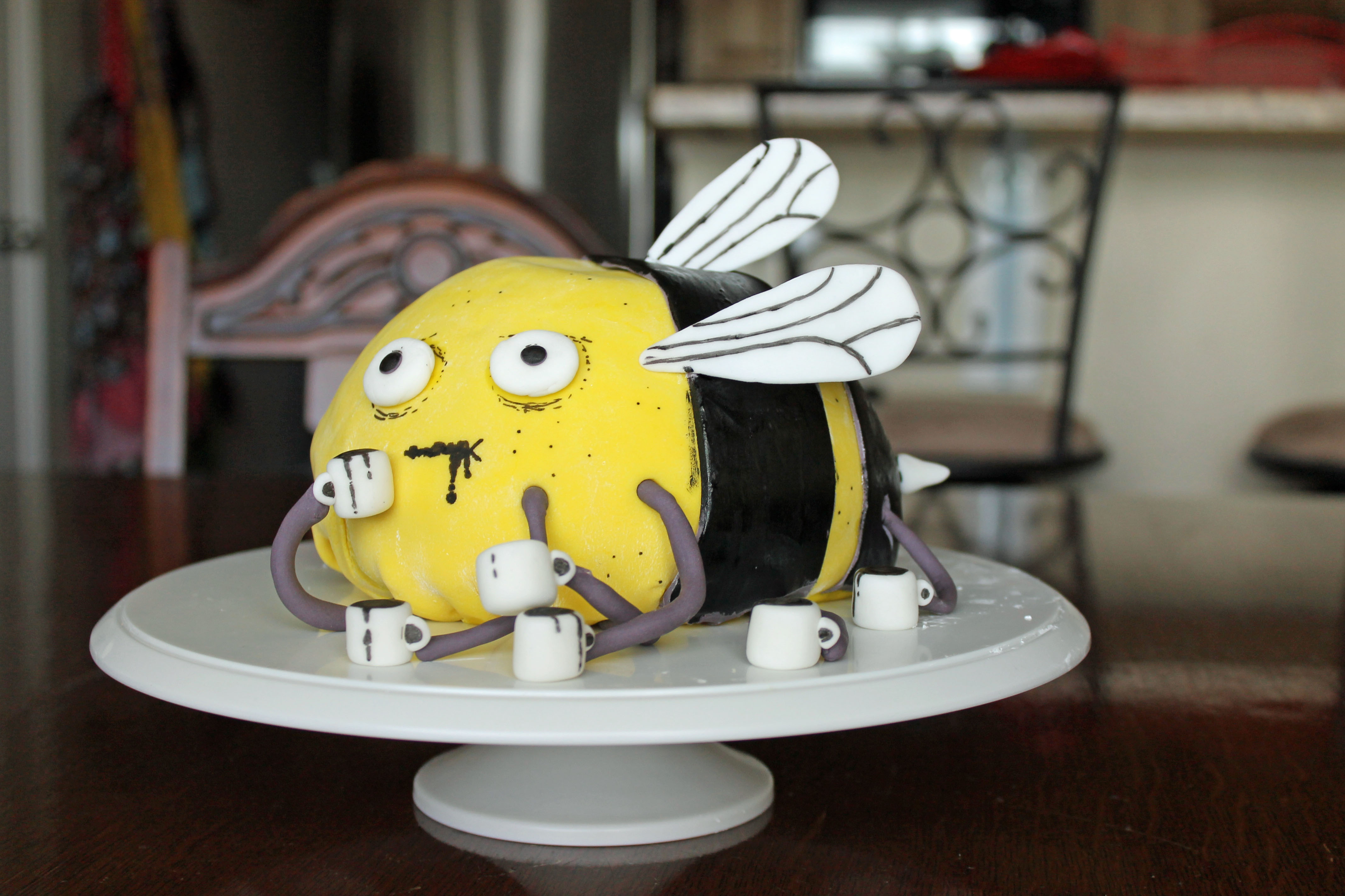 Buzzin cake