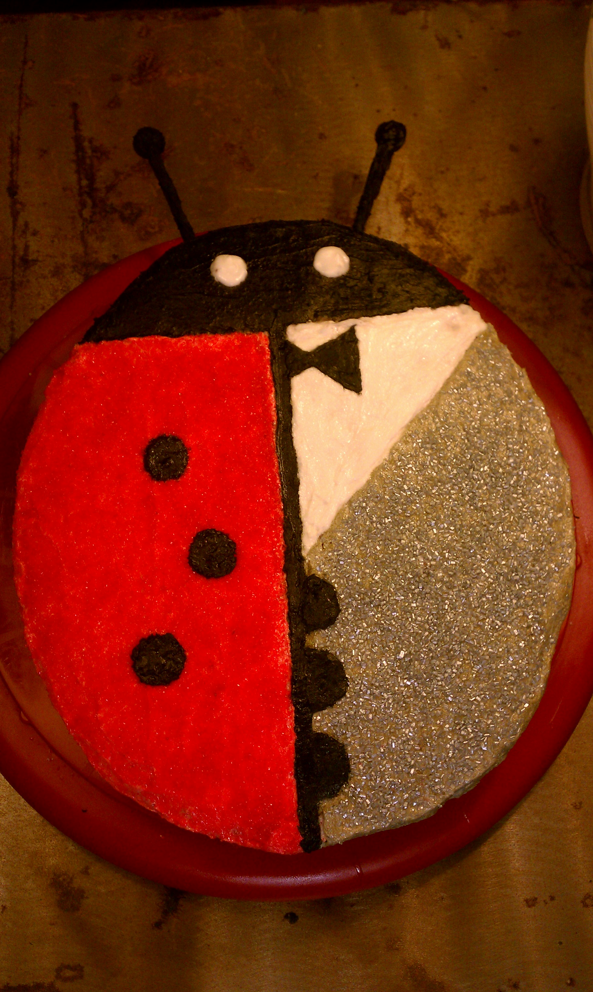 Ladies and Gentlebug cake