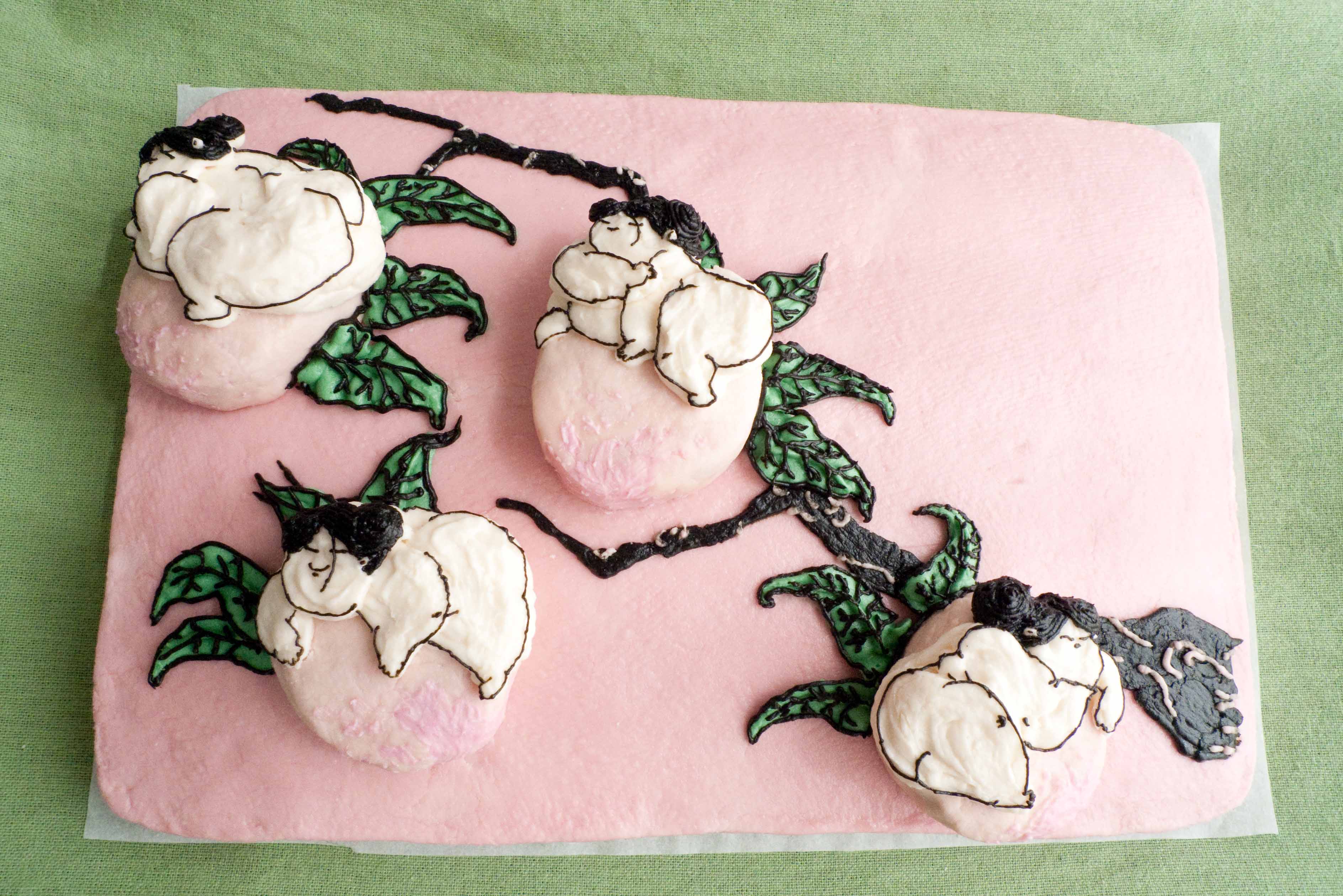 Chinese Peaches cake