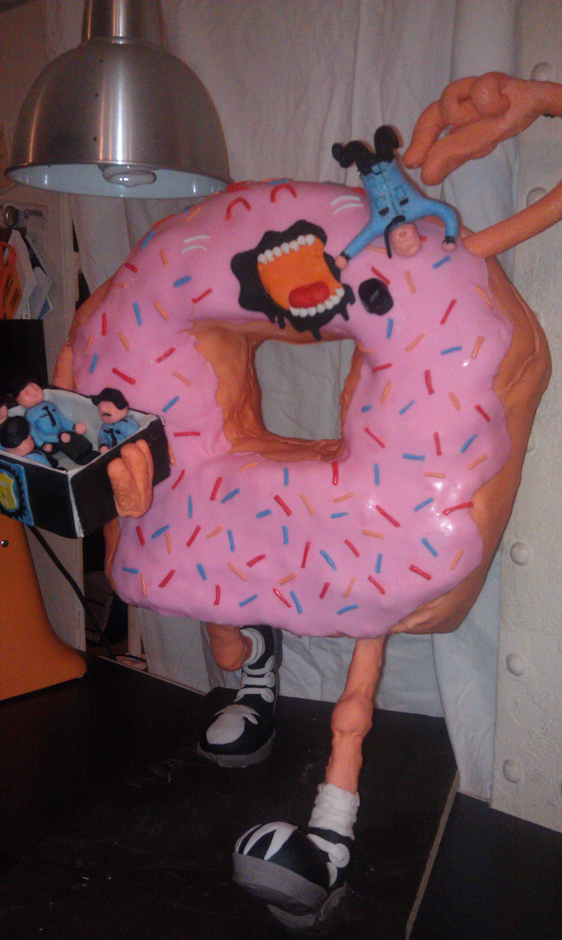 Donuts Love Policemen cake
